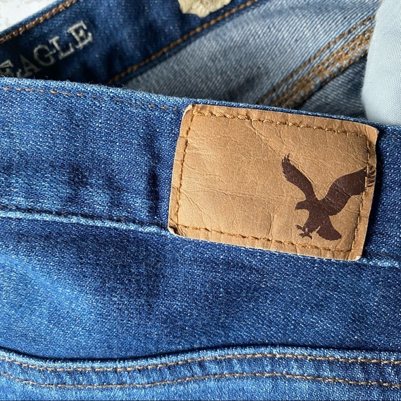 American Eagle Vintage Hi-Rise Button-Fly Distressed Jeans Size 2 Reg - Picture 7 of 12
